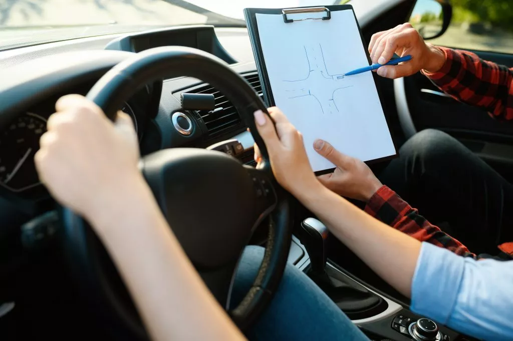 Hoeveel auto-ongelukken worden veroorzaakt door sms’en en autorijden?